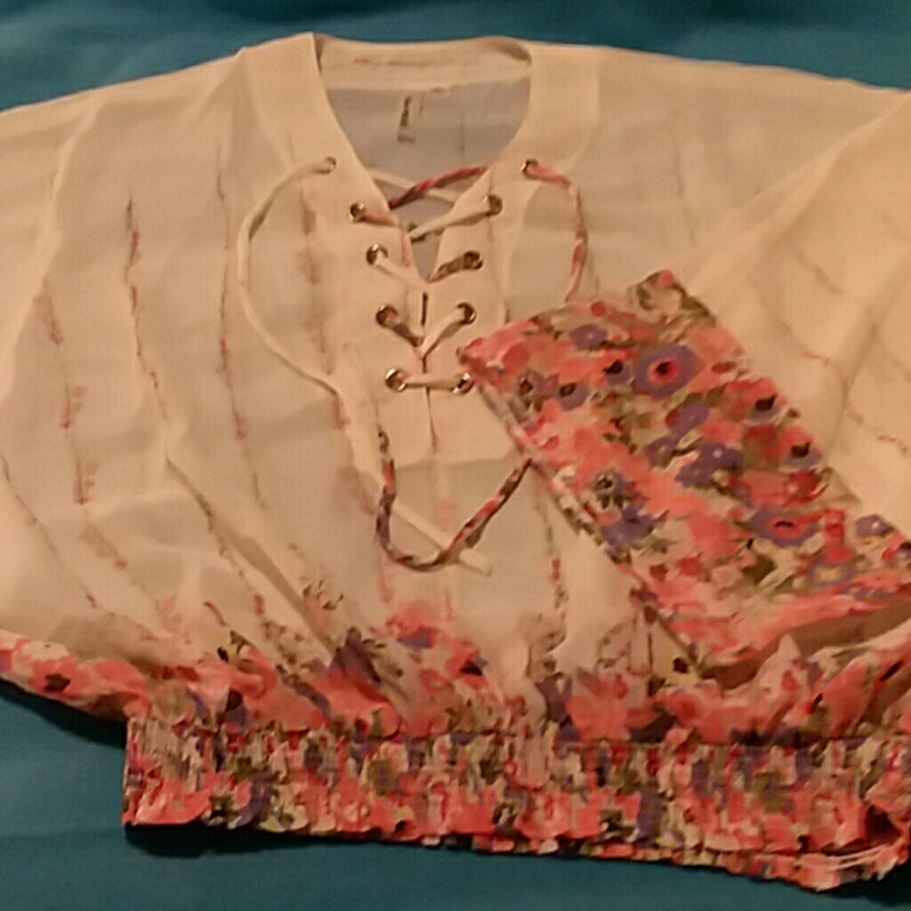 💐Beautiful sheer blouse!!💐